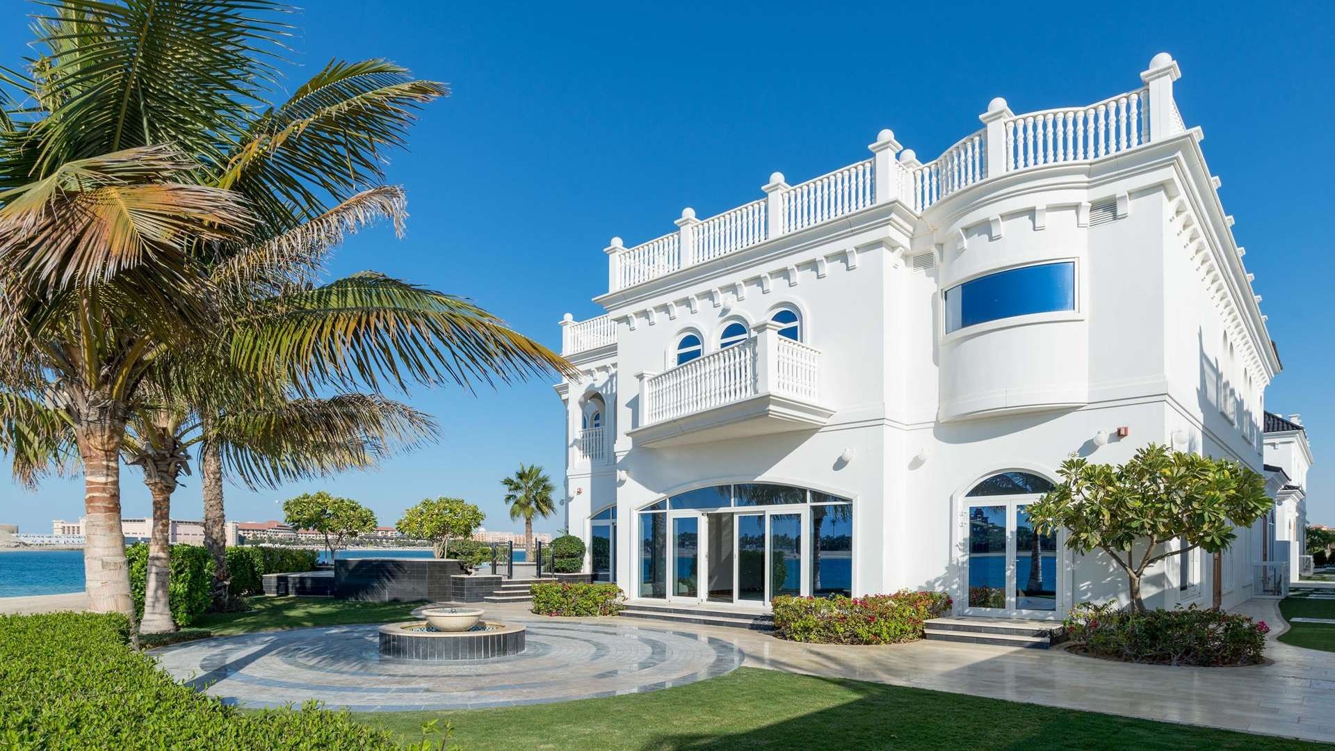 Luxury waterfront homes Dubai